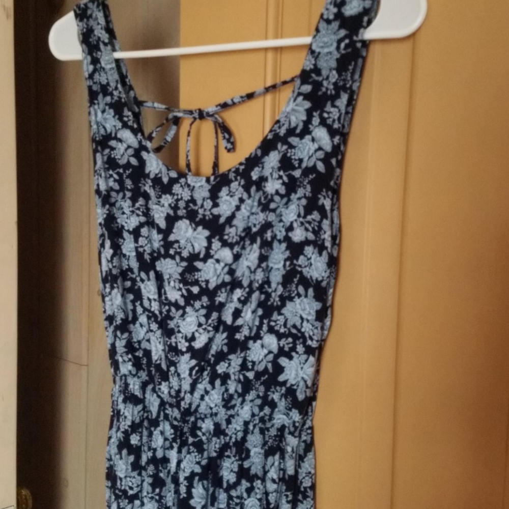 Pretty Blue Floral Romper M 💙